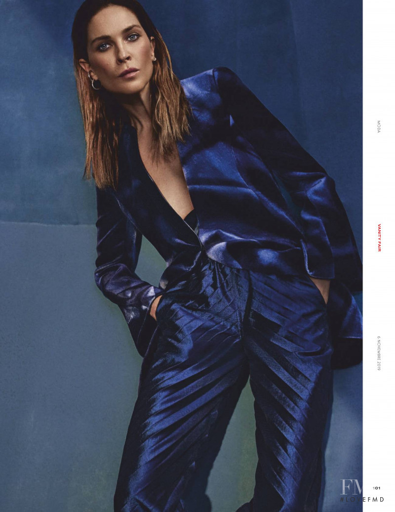 Erin Wasson featured in Classico, In Rosso Blu, November 2019