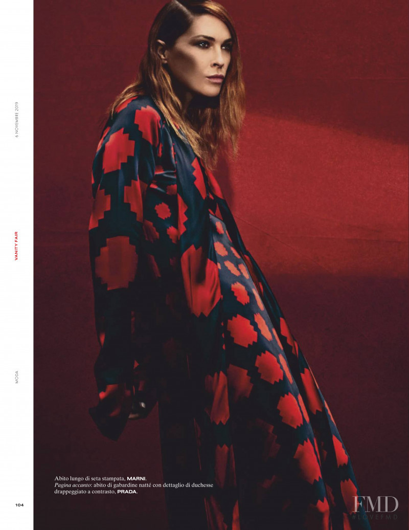 Erin Wasson featured in Classico, In Rosso Blu, November 2019