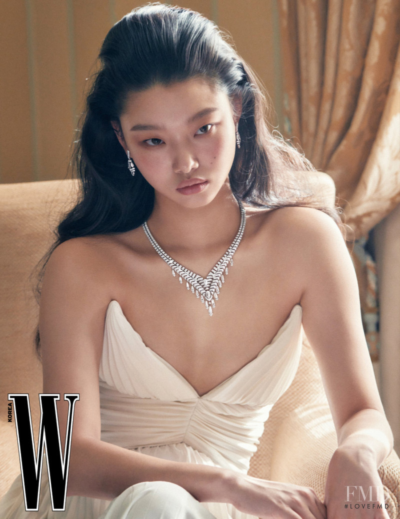 Yoon Young Bae featured in Salon 320, January 2022