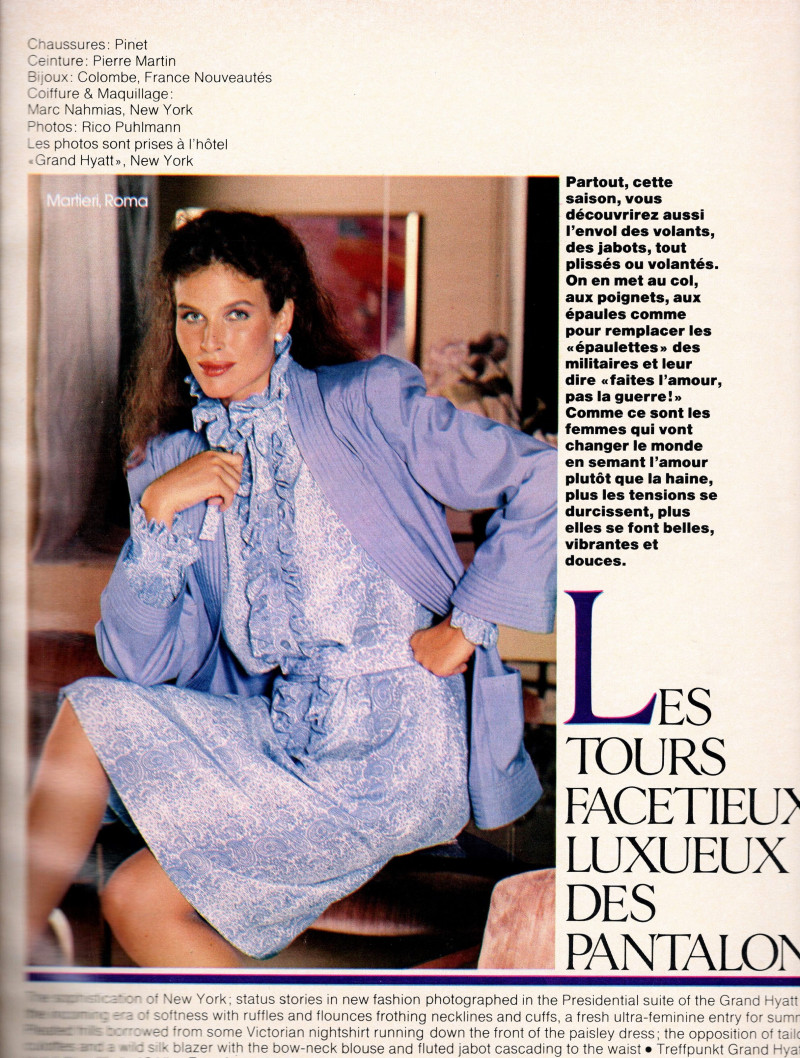 Le Tours Facetieux  Luxueux des Pantalons, April 1982