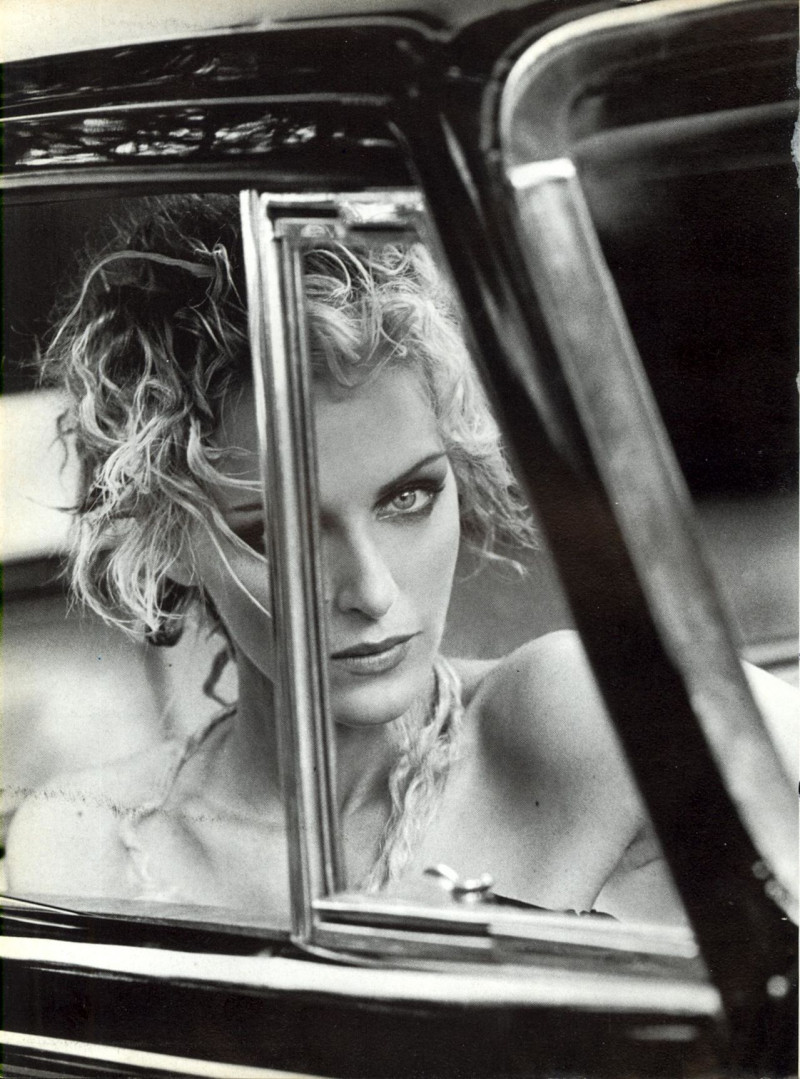 Simonetta Gianfelici featured in Beauty: Oltre Ogni Limite, November 1994