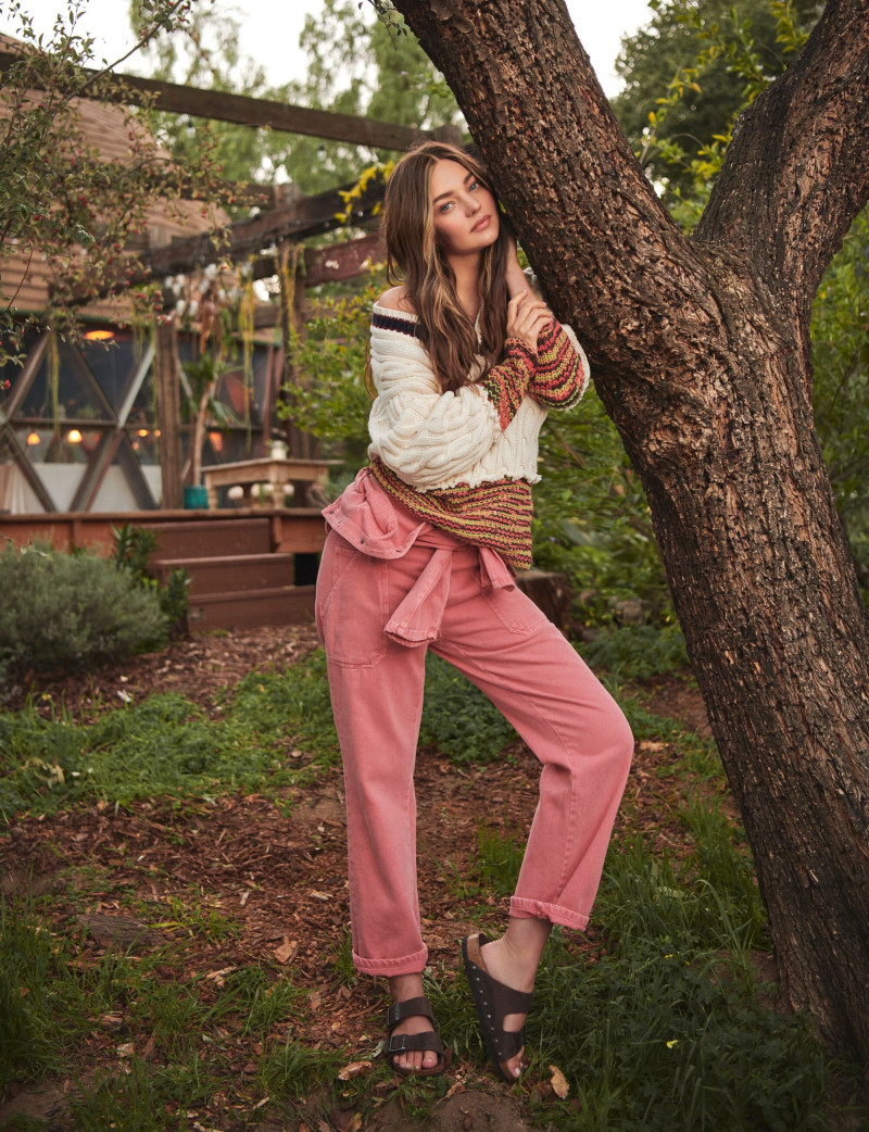 Miranda Kerr featured in Sentido y sostenibilidad, April 2020