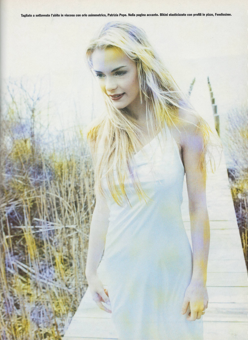 James Jaime King featured in Basici d\'estate, July 1997