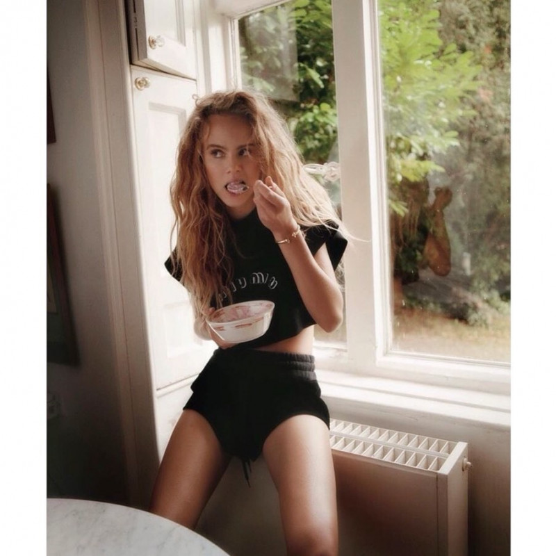 Olivia Vinten featured in Olivia Vinten, December 2021