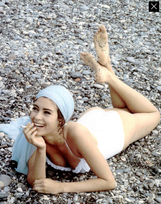 Gretha Cavazzoni featured in L\'Azzuro e Il Bianco, May 1989