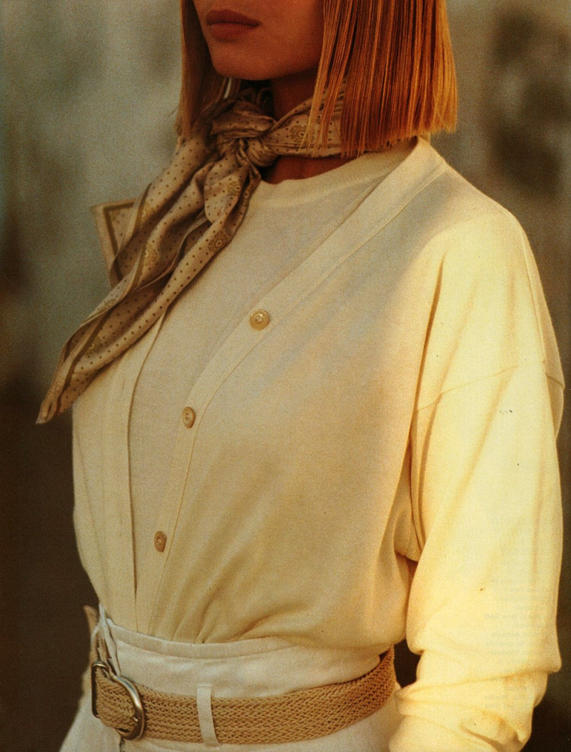 Claudia Schiffer featured in bianco su bianco, February 1989