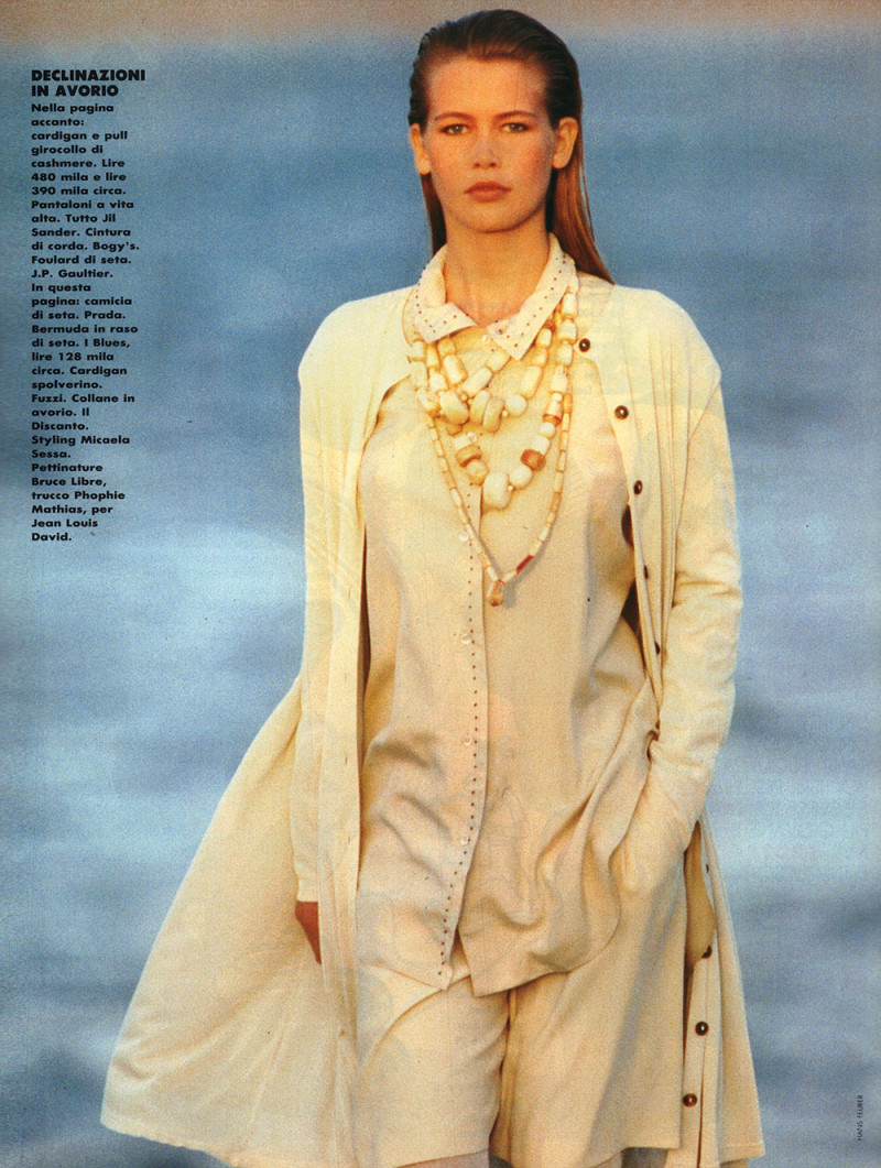 Claudia Schiffer featured in bianco su bianco, February 1989