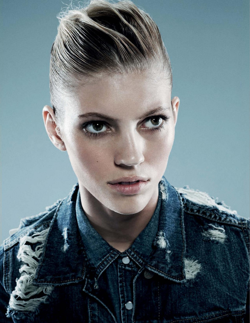 Devon Windsor featured in Moda, September 2013