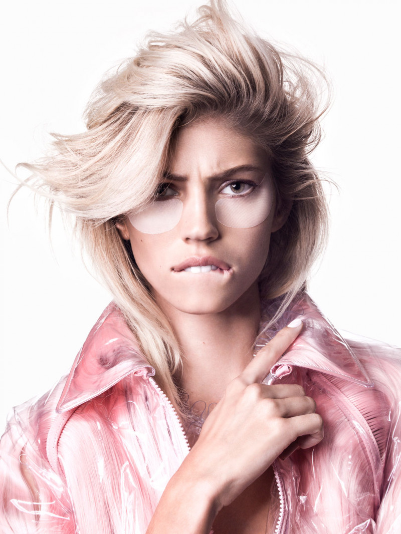 Devon Windsor featured in Beauty, January 2016