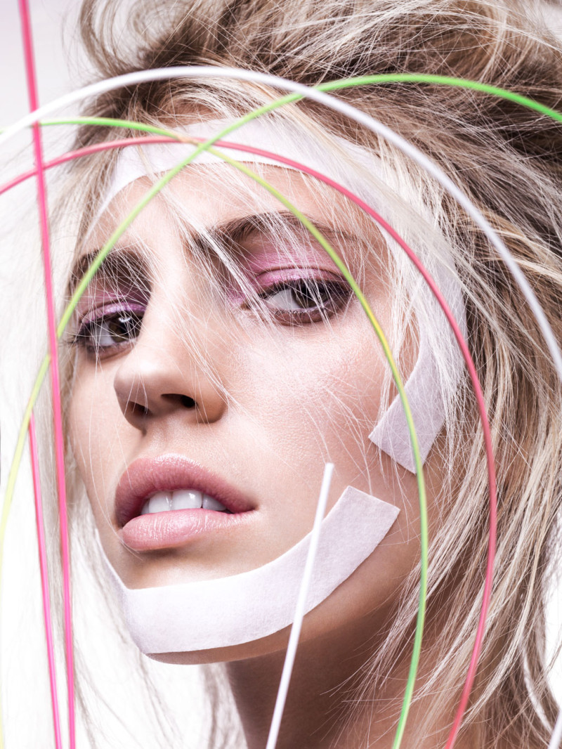 Devon Windsor featured in Beauty, January 2016