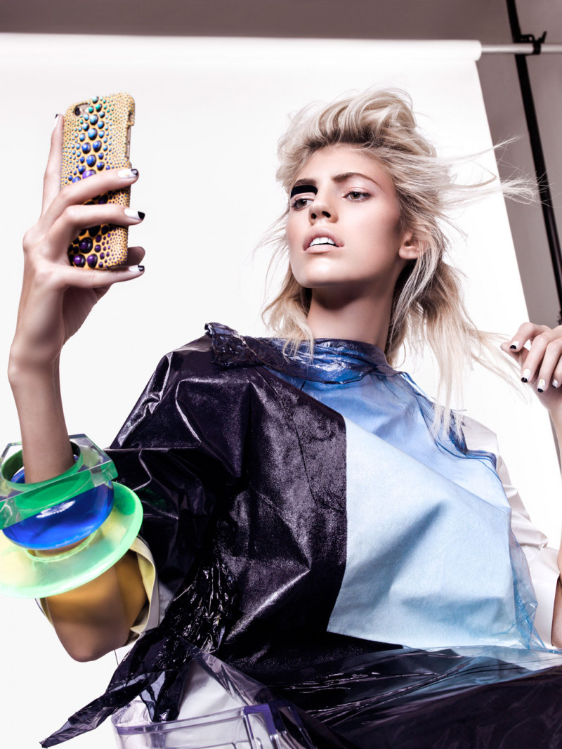 Devon Windsor featured in Beauty, January 2016