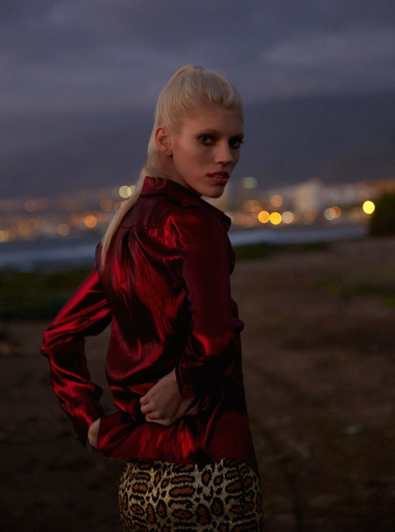 Devon Windsor featured in Devon Windsor, February 2014