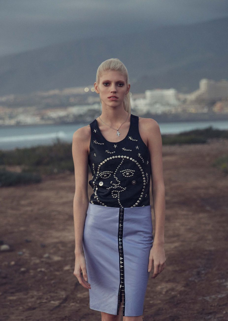 Devon Windsor featured in Devon Windsor, February 2014