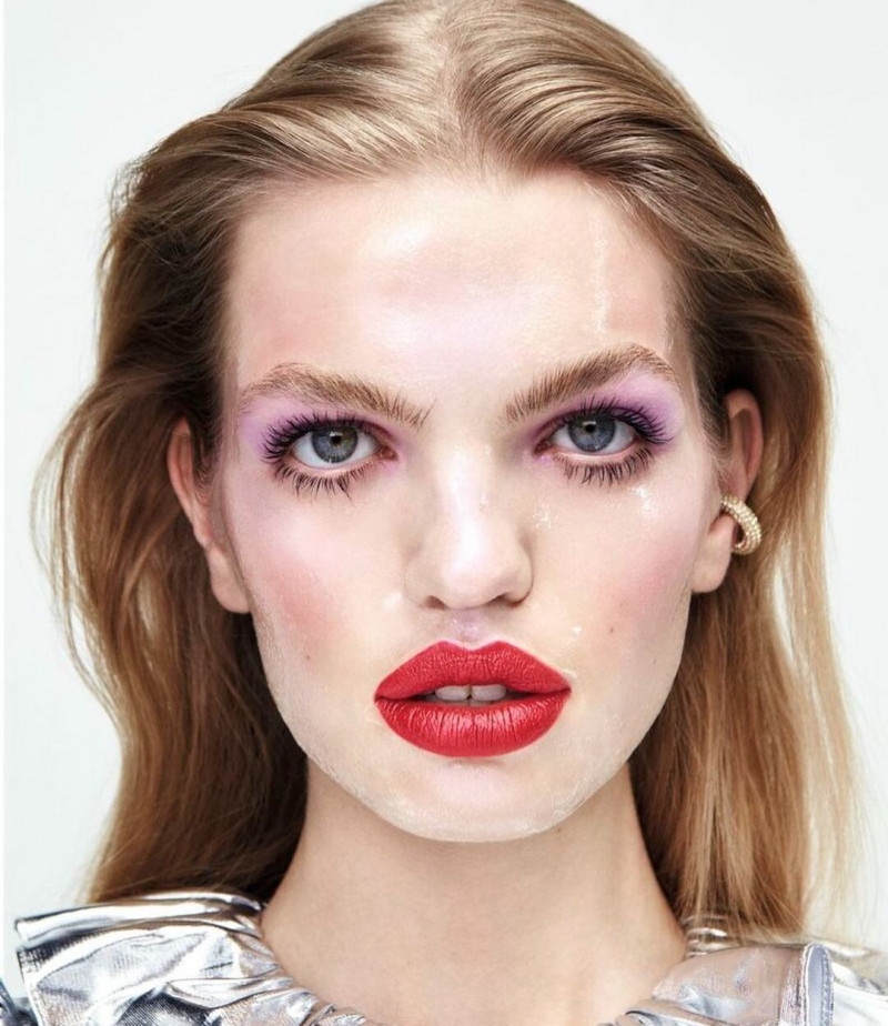 Daphne Groeneveld featured in Glanz Oder Gar Nicht, May 2022