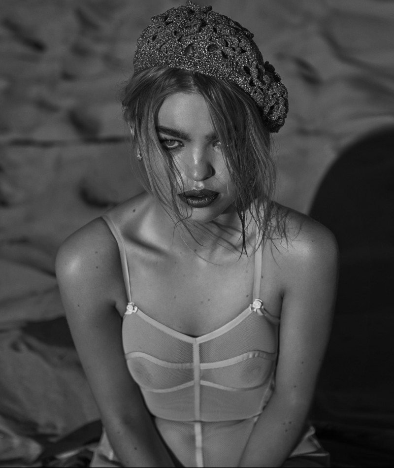 Daphne Groeneveld featured in Daphne Groeneveld, April 2016