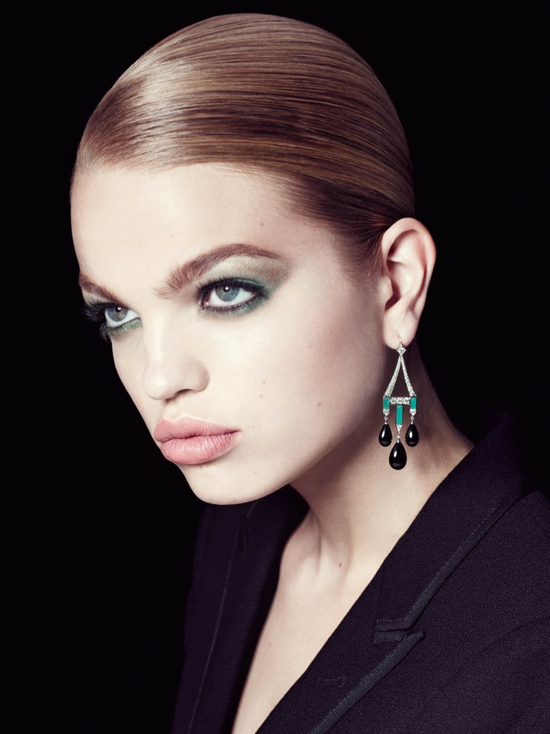 Daphne Groeneveld featured in Jewelry, November 2015