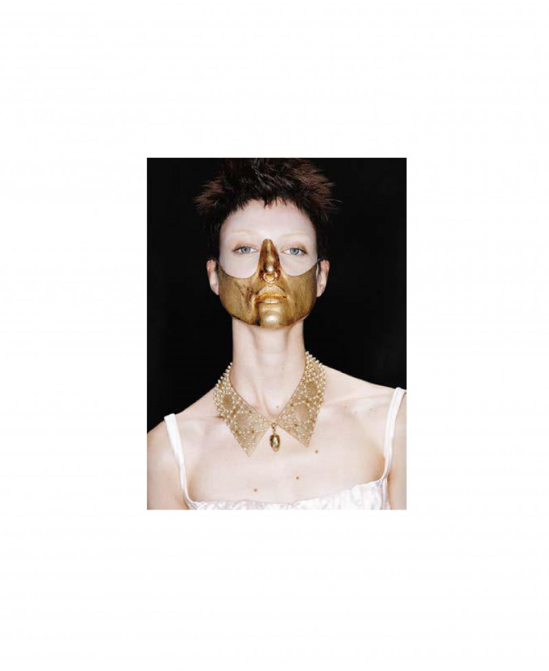 Mila van Eeten featured in Folies Graphiques, November 2021