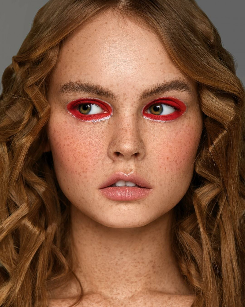 Anastasiya Scheglova featured in Beauty, December 2018