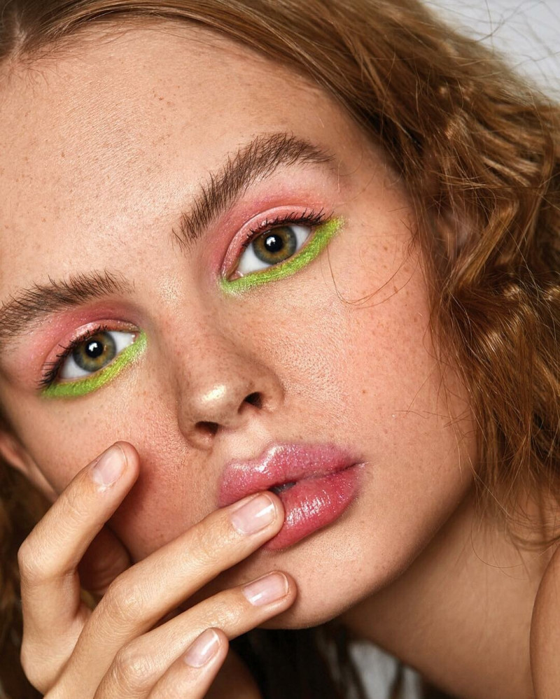 Anastasiya Scheglova featured in Beauty, December 2018