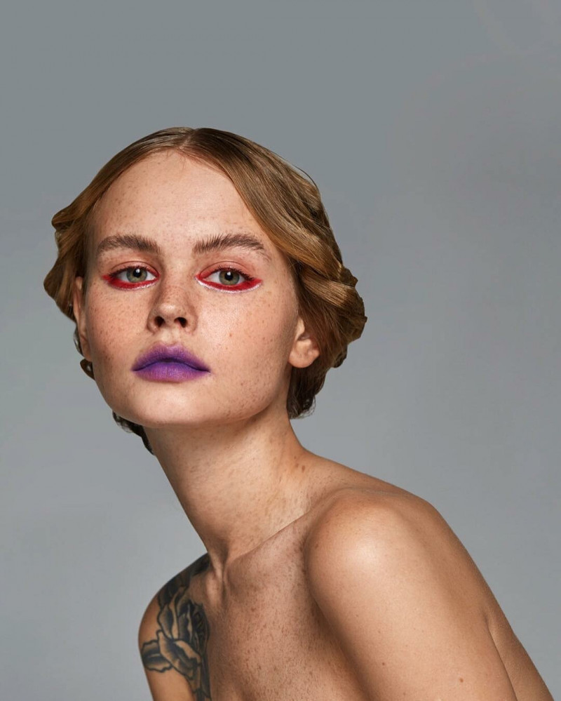 Anastasiya Scheglova featured in Beauty, December 2018