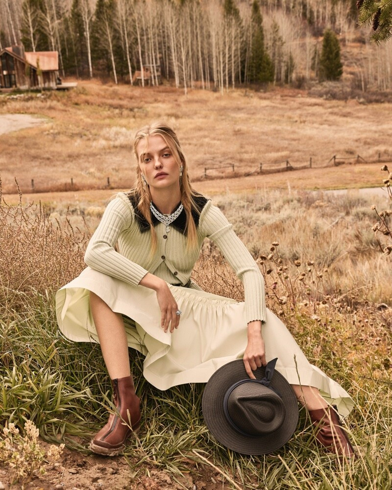 Roos Abels featured in Roos Abels, February 2022