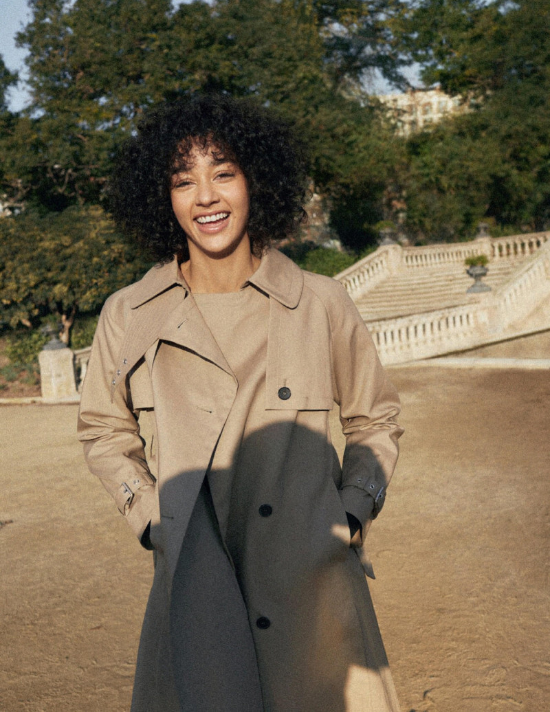 Damaris Goddrie featured in Re-classic, February 2022