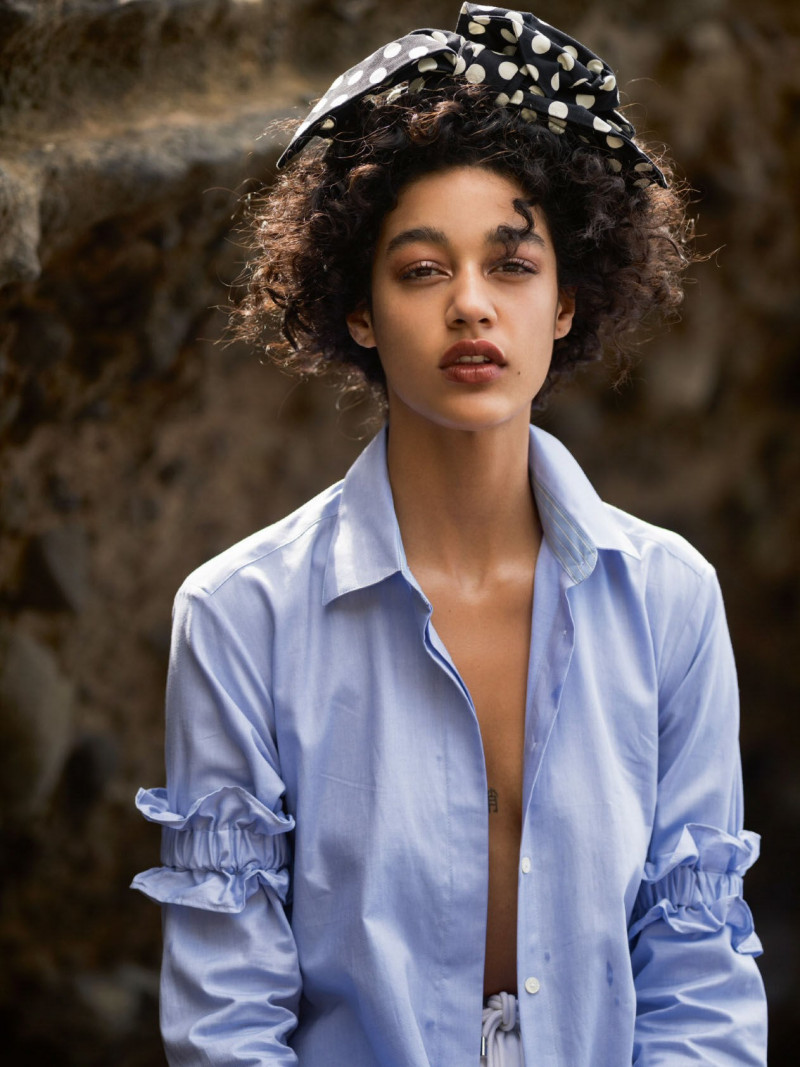Damaris Goddrie featured in Damaris Goddrie, April 2017
