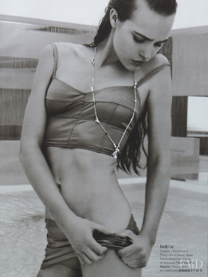 Stephanie van Arendonk featured in Comme Un Poisson Dans L\'Or, April 2009