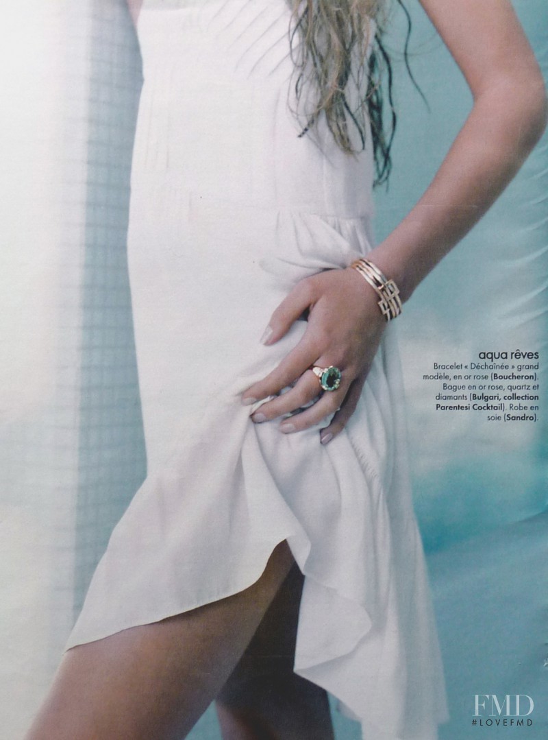 Stephanie van Arendonk featured in Comme Un Poisson Dans L\'Or, April 2009