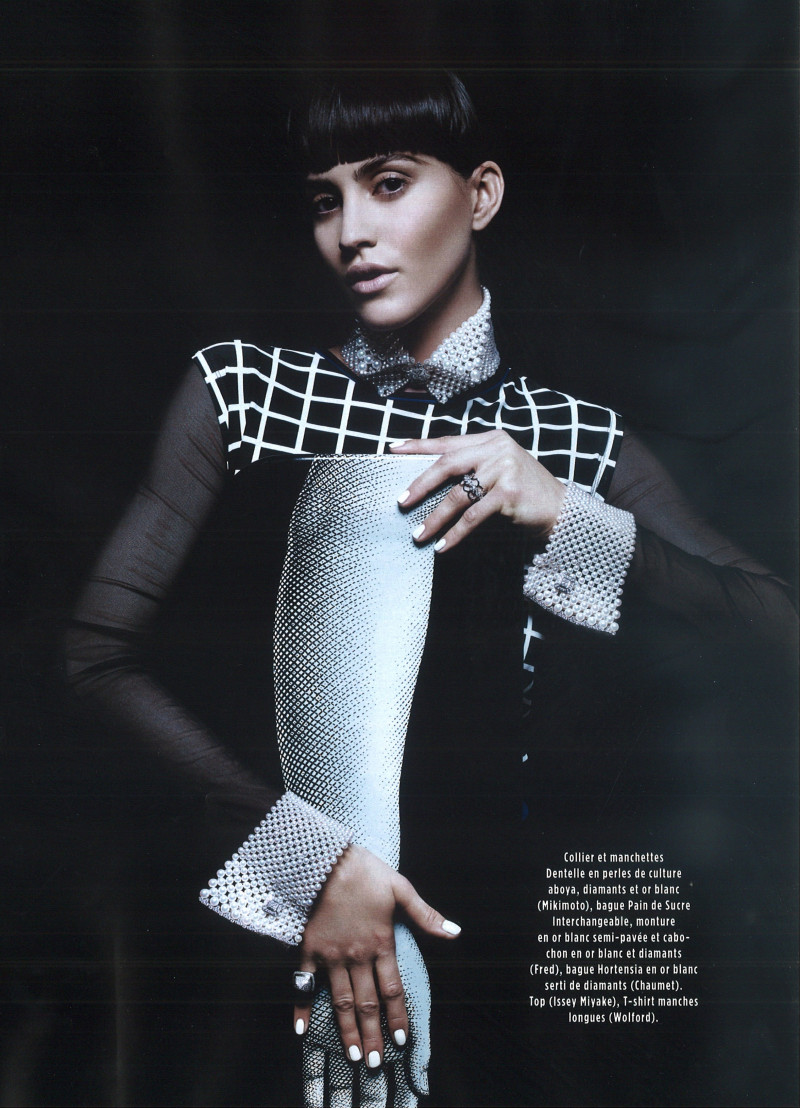 Ana Rotili featured in Variations en noir et blanc, October 2015