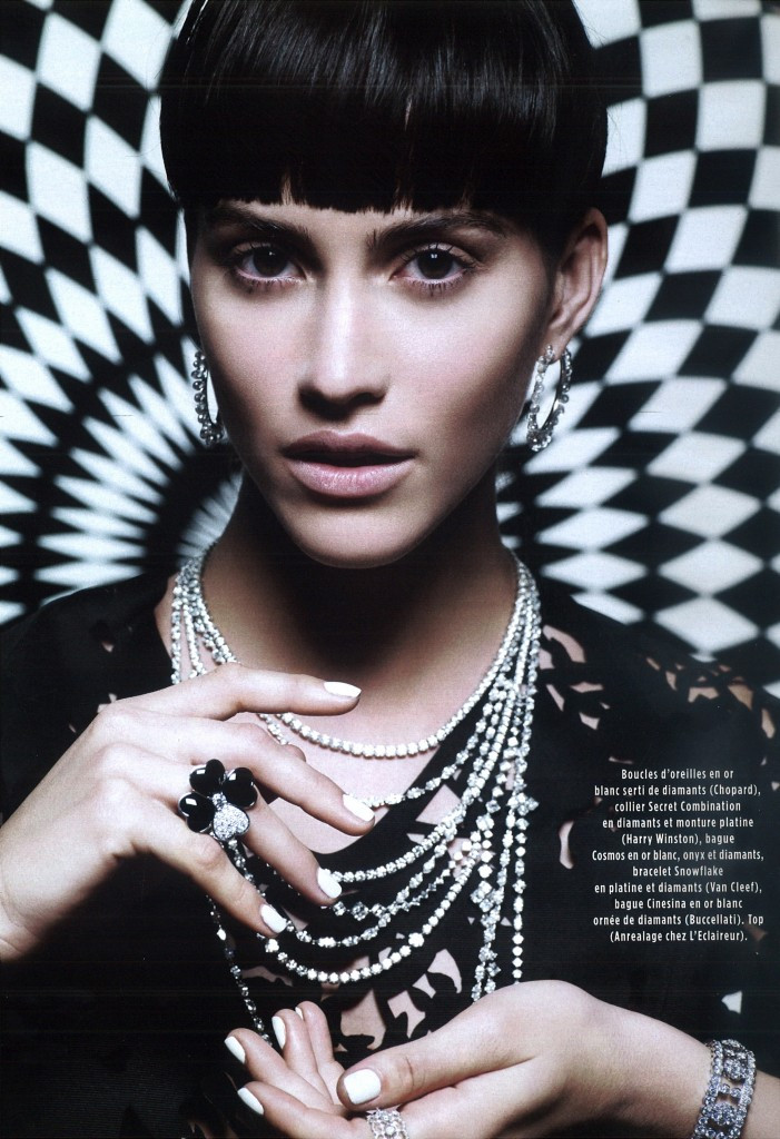 Ana Rotili featured in Variations en noir et blanc, October 2015