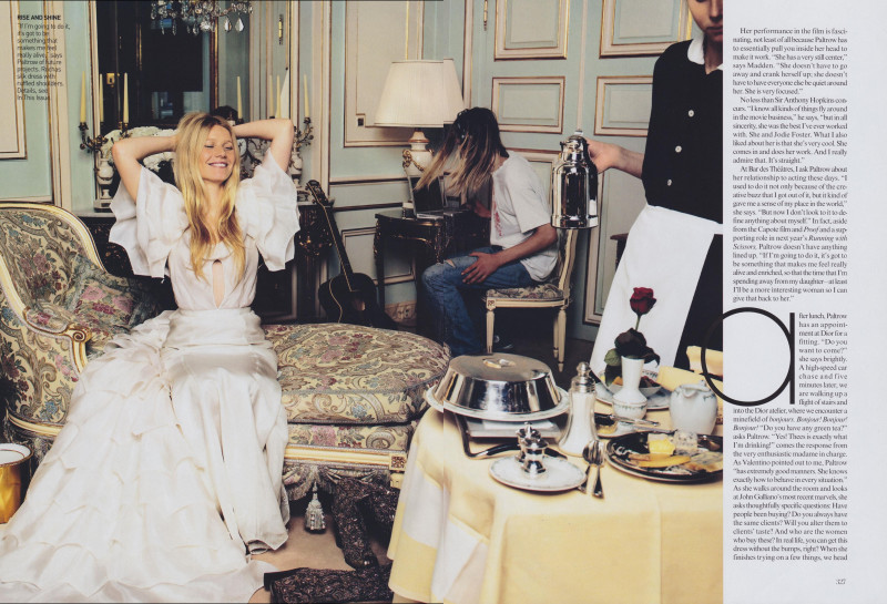 Gwyneth Paltrow featured in Gwyneth Takes Paris!, October 2005