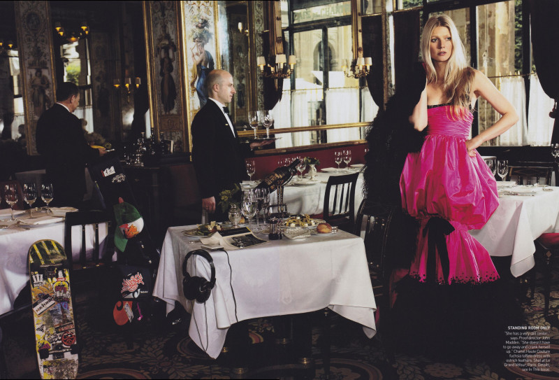 Gwyneth Paltrow featured in Gwyneth Takes Paris!, October 2005