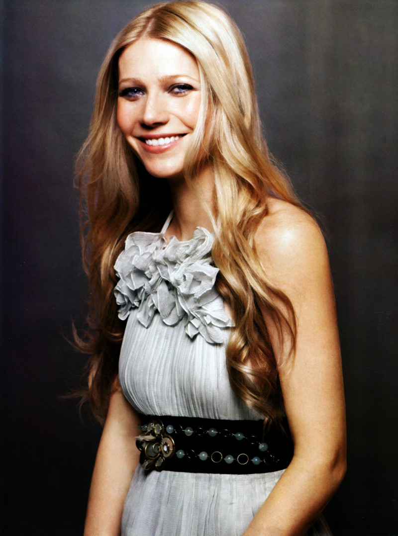 Gwyneth Paltrow featured in Ha Pasado Un Angel, March 2007