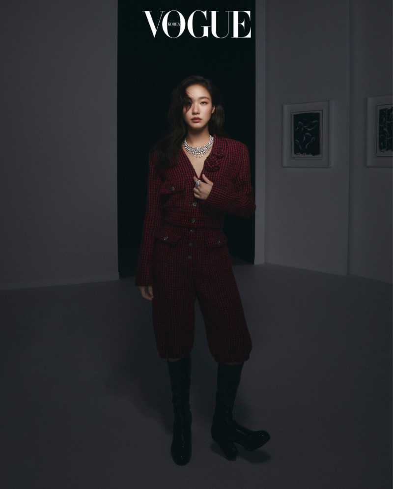 Common points between Kim Go-eun and Tweed De Chanel, September 2023