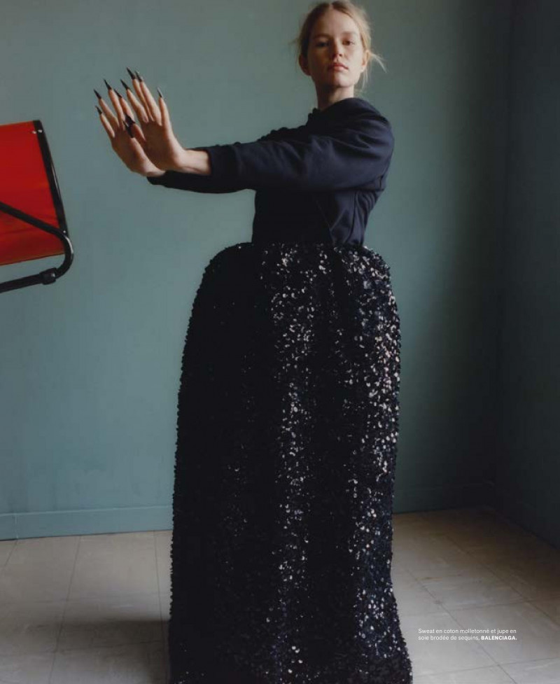 Anna Ewers featured in Oiseaux de lumière, March 2022