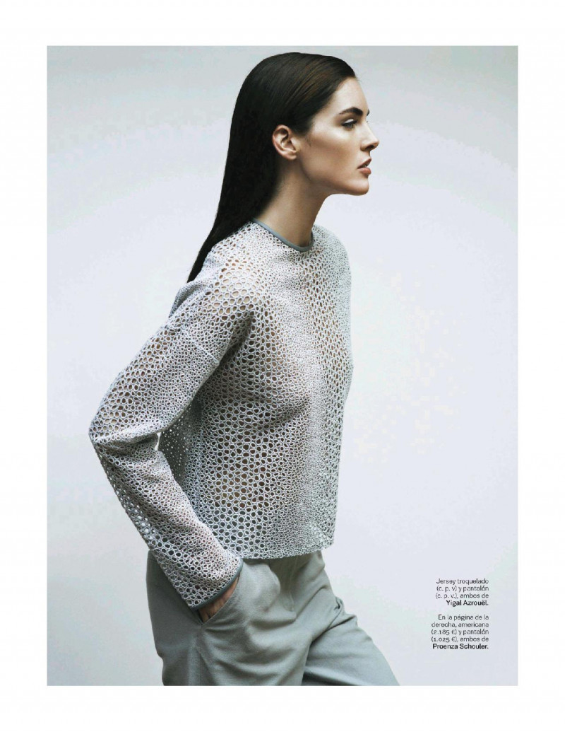 Hilary Rhoda featured in Identidad Americana, July 2014