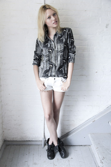 Cora Keegan featured in Vestire in maglia, August 2012