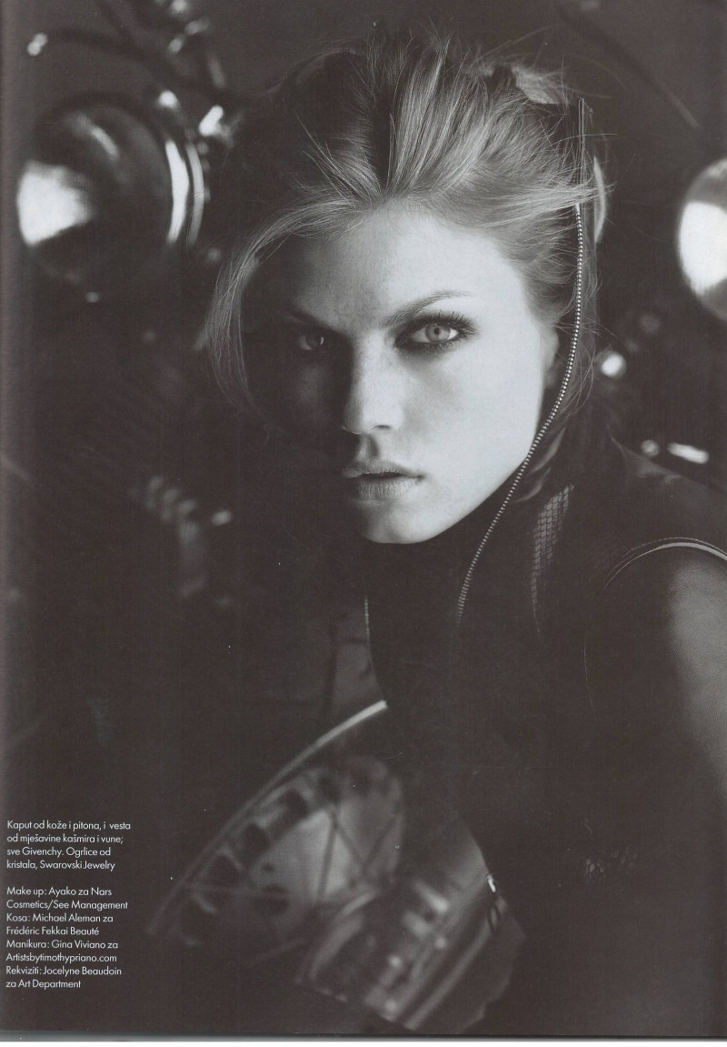 Angela Lindvall featured in Tajna Strast, September 2003