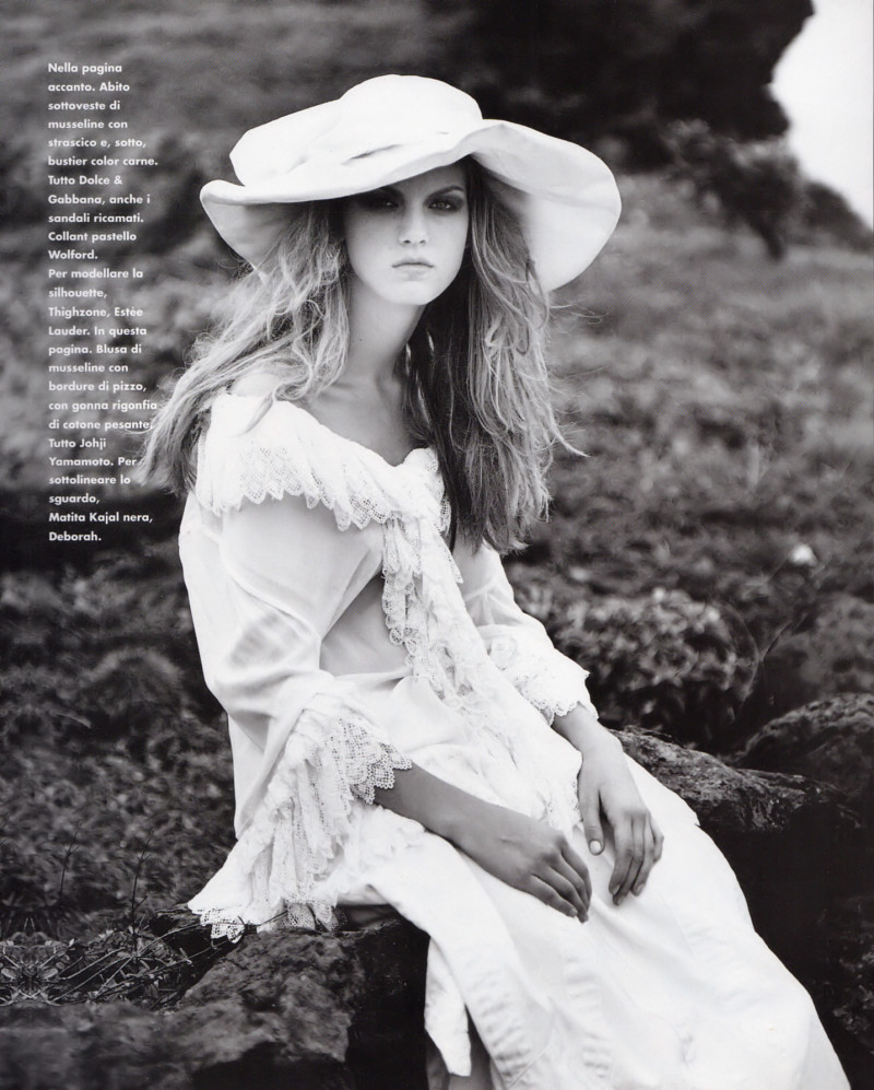 Angela Lindvall featured in i nuovi Romantici, April 1997