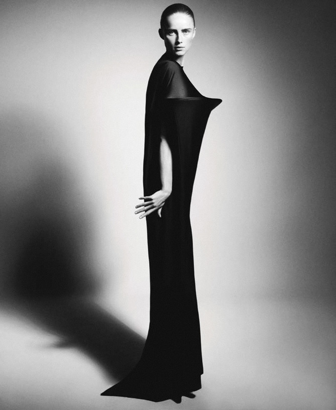 Rianne Van Rompaey featured in Oeuvres Au Noir, September 2023