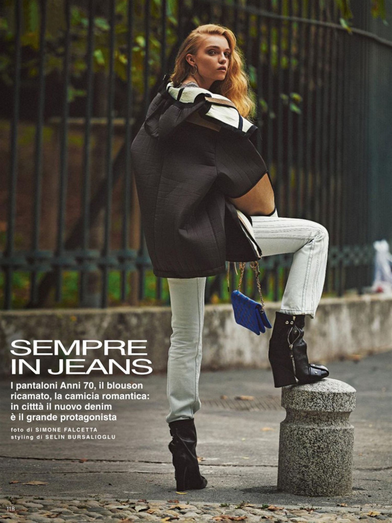 Molly Hamlyn featured in Sempre In Jeans, November 2021