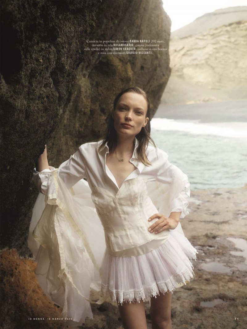 Natalia Chabanenko featured in La moda svelata, April 2023