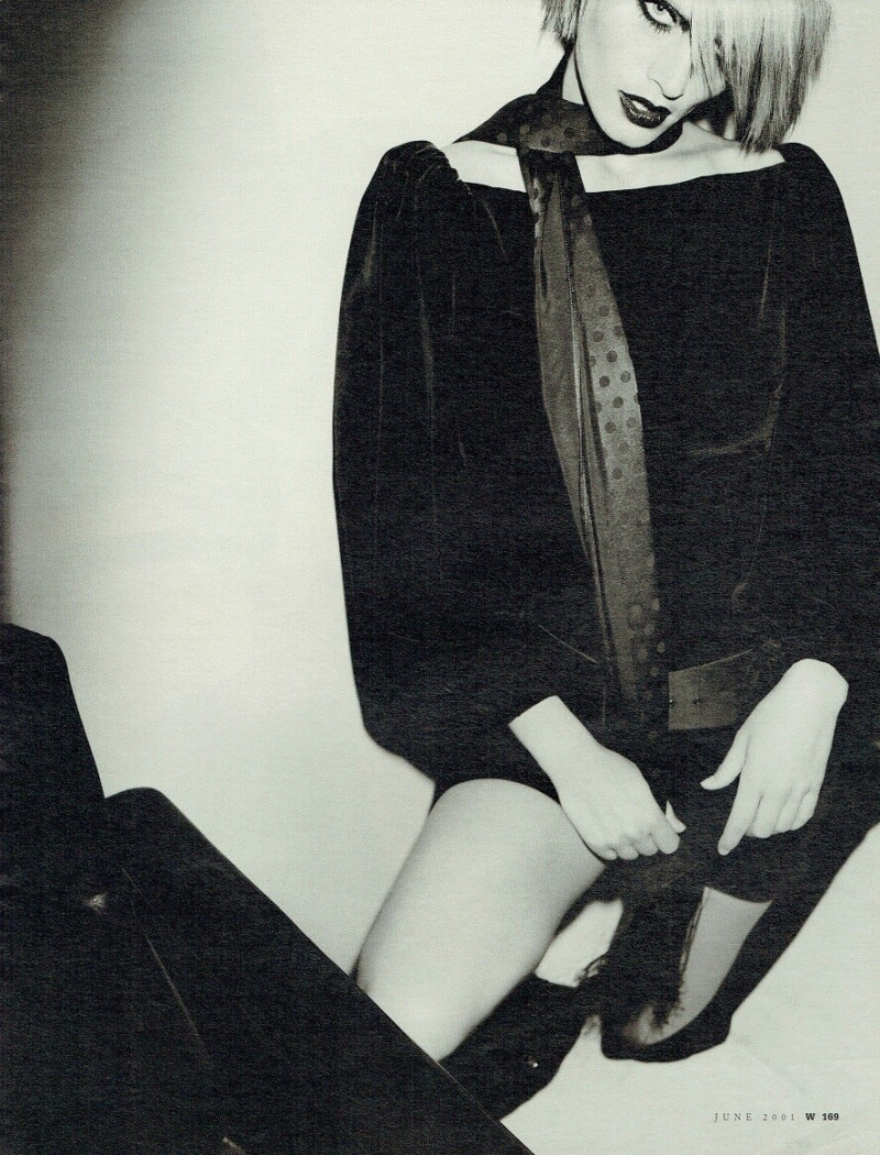 Amber Valletta featured in Factory Girl, June 2001