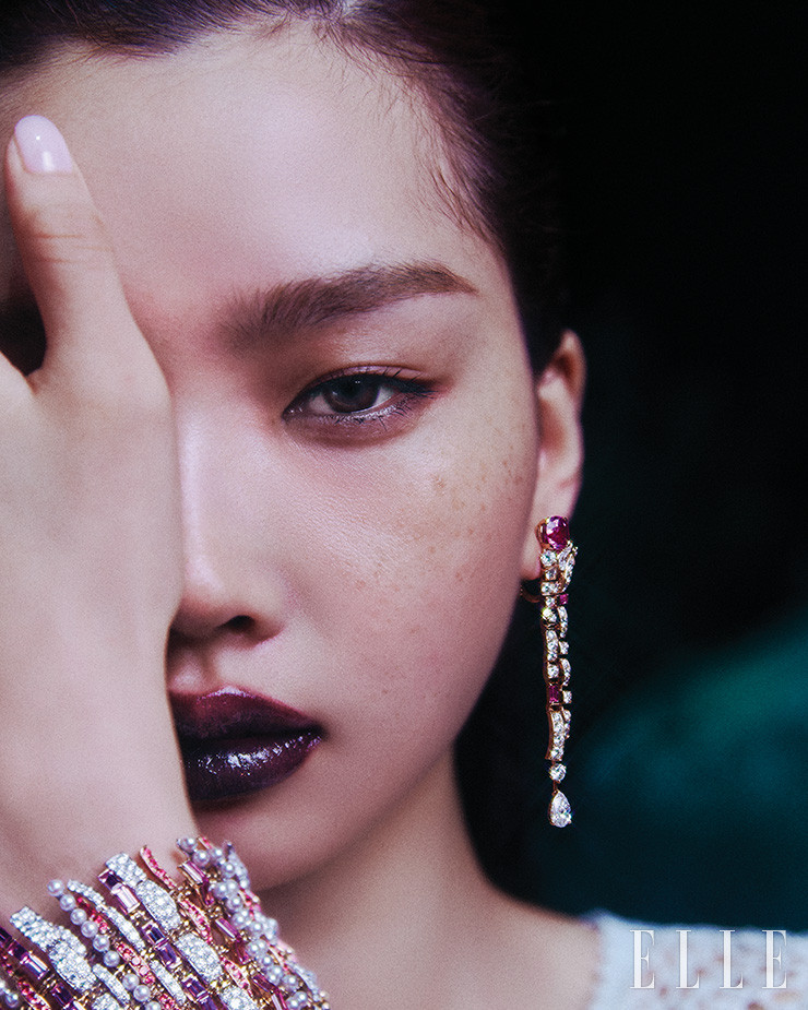 Seo-Yeon Lee featured in Chanel High Jewelry, September 2023