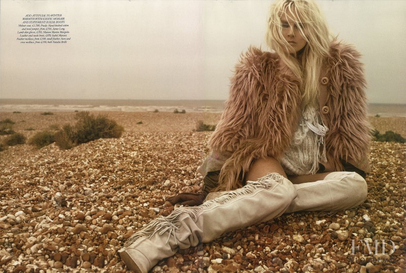 Lisanne de Jong featured in Love Me Tender, November 2011