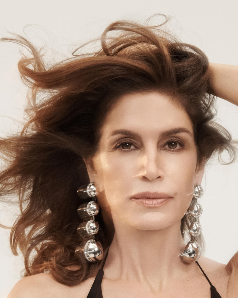 Cindy Crawford featured in Ikony, November 2022