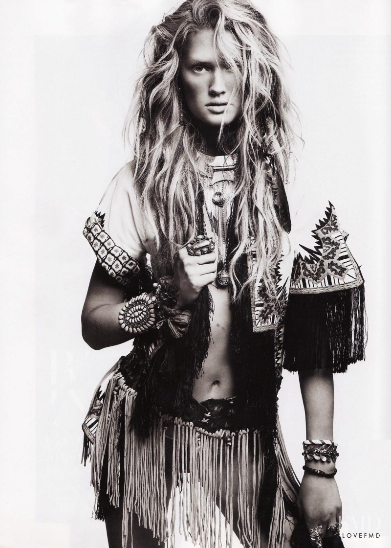 Toni Garrn featured in Reserva India, April 2011