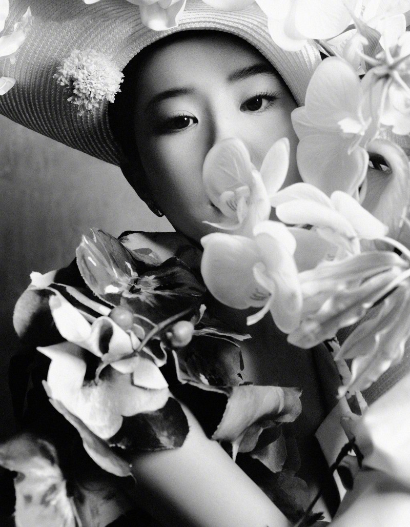 Liu Yi featured in Liu Yifei, March 2023