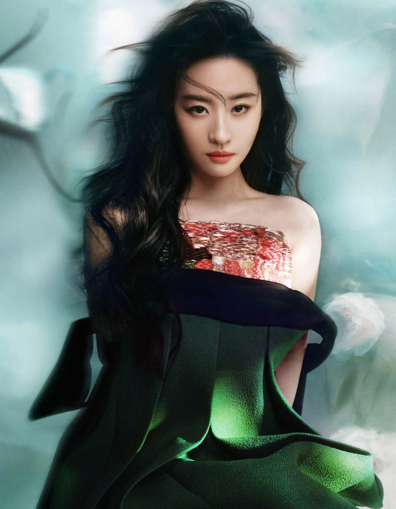 Liu Yi featured in Liu Yifei, March 2023